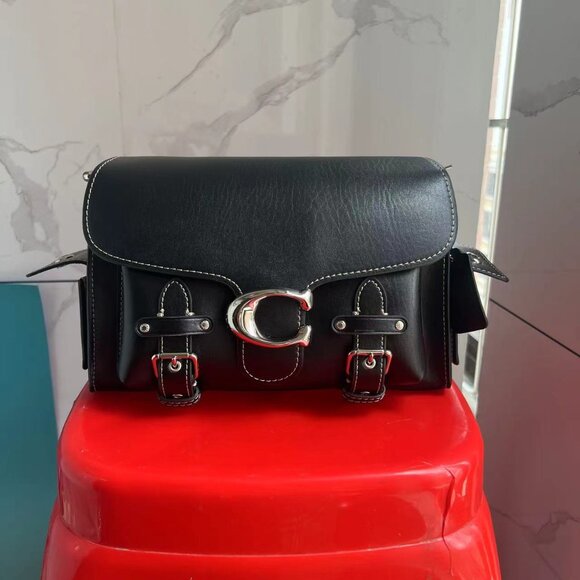 Women's one-shoulder stylish leather Tote bags are versatile